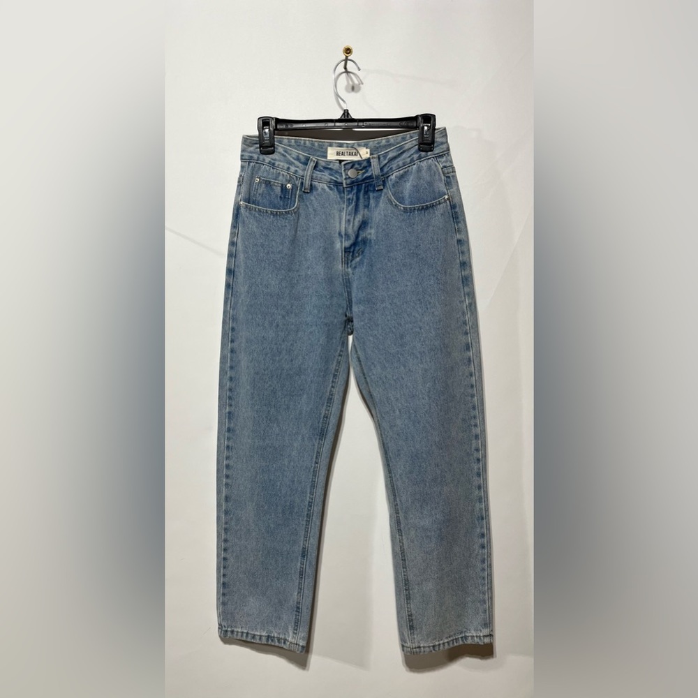 REAL TAKAI Stylish Light Blue Straight Jeans Size Medium Waist 28 Inseam 26” NWT